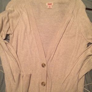 Light weight cardigan sweater