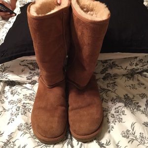✨Brown classic tall Ugg boots✨