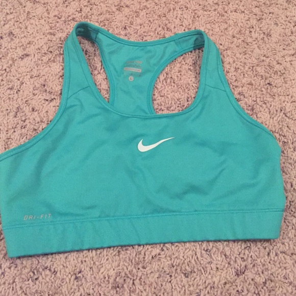 Nike pro sports bra