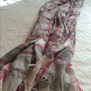 Bundle 2 scarves