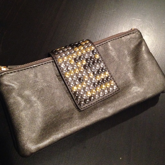 Fabulous clutch with metallic beads