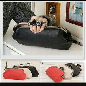 Skull clutch