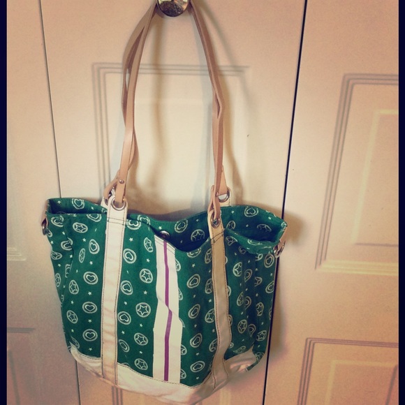 Green handbag w/ stars & hearts
