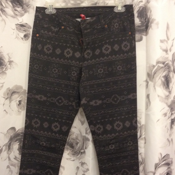 Tribal print pants size 8