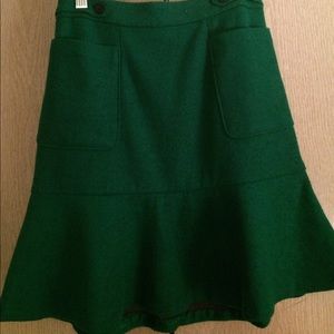 Up we cute kelly green skirt!!