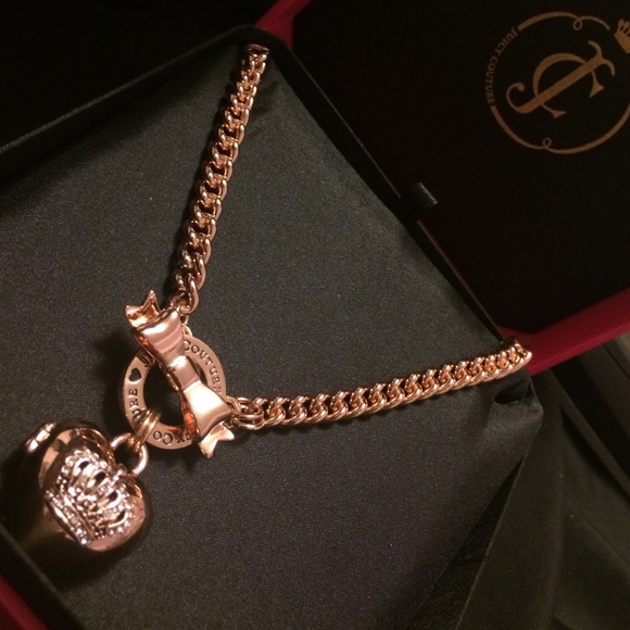Juicy Couture bracelet and necklace set!