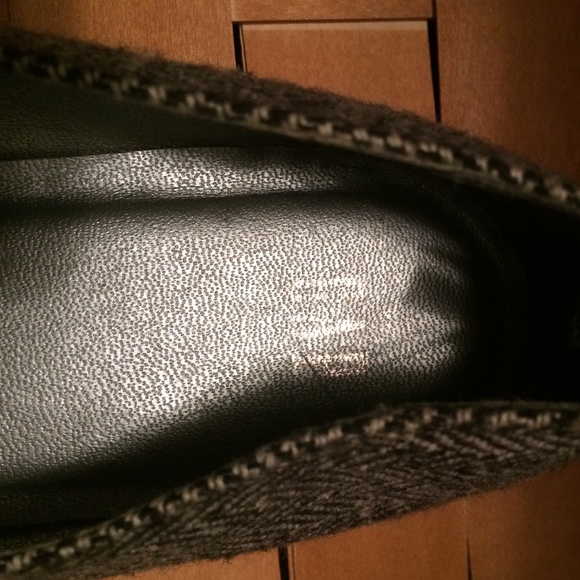 Gap black and white tweed flats - Picture 2 of 2