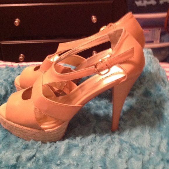 Heels - Picture 2 of 3