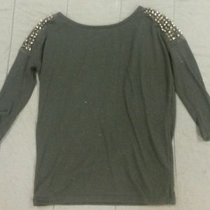 🎉Black studded shoulder shirt