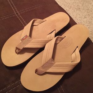 Rainbow Sandals - fits sz 8 - new without tags