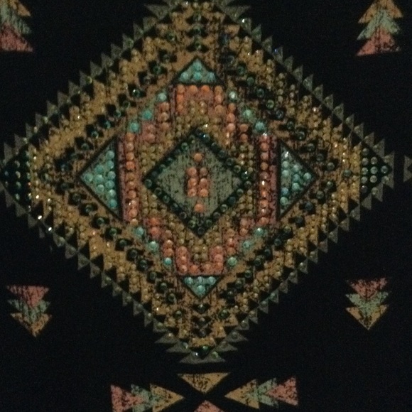 Aztec Crop Muscle Tee - Picture 3 of 3