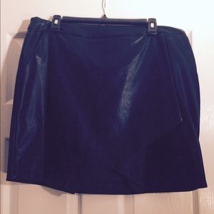 Faux leather envelope mini skirt