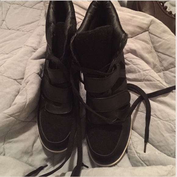 Black aeropostale sneaker wedges