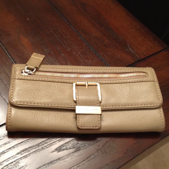 Michael Kors wallet