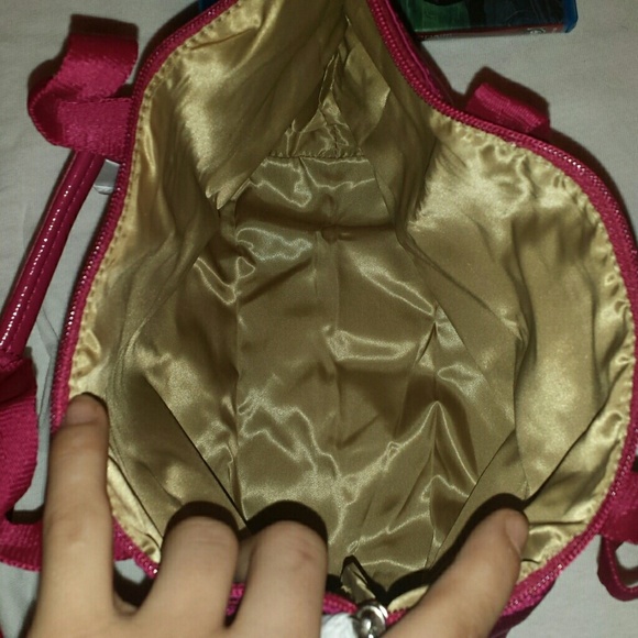 Small fushia coach weekender! - Picture 3 of 4