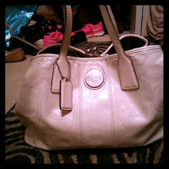 White coach Patton purse with 3 compartments