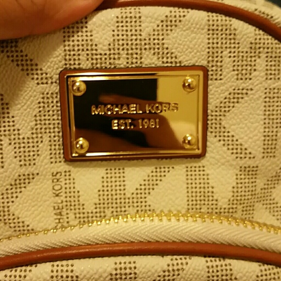 Authentic Michael Kors bag - Picture 2 of 3