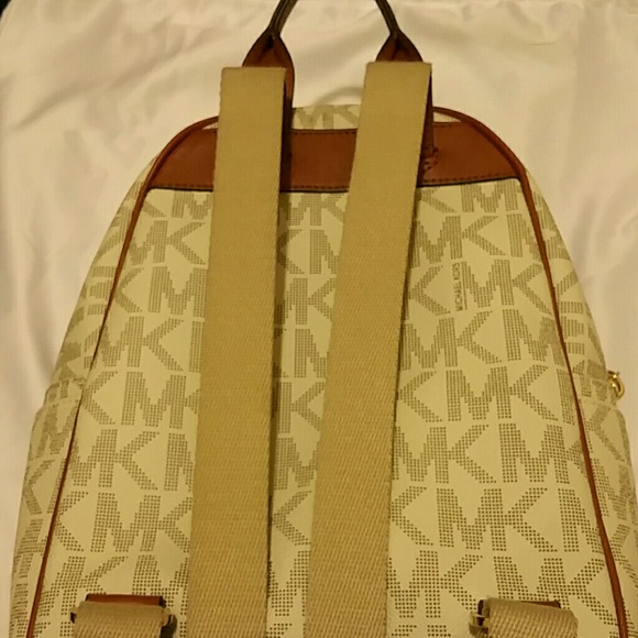 Authentic Michael Kors bag - Picture 3 of 3