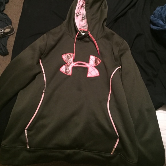 UNDER ARMOUR HOODIE