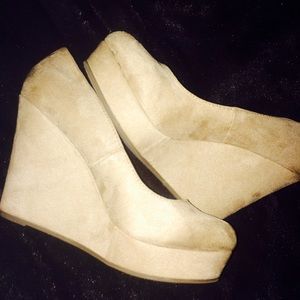 NEW . Beige wedges