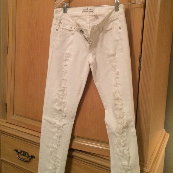 ✨White Ripped Jeans & Pink Sweater✨