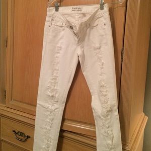 ✨White Ripped Jeans & Pink Sweater✨