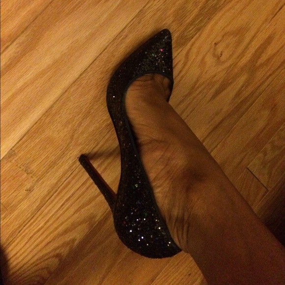 Shoes - Picture 2 of 3