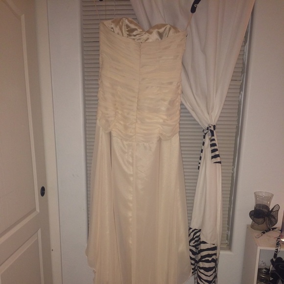 Dress - Picture 4 of 4