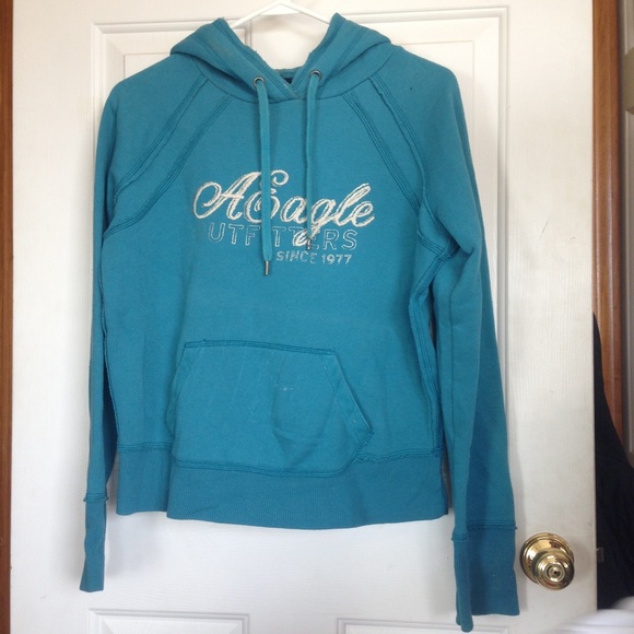 Light blue American eagle sweatshirt