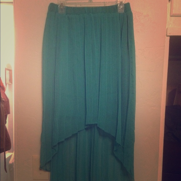 Pleated, turquoise, high-low skirt