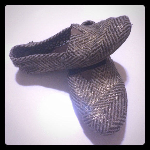 Toms - Gold woven thread slide ons. OFFER (:
