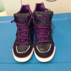 Lightly worn high top Puma's