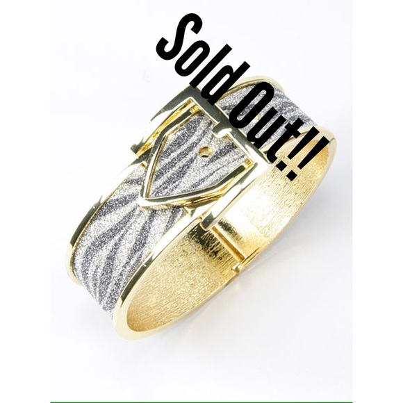 SOLD OUT via IG @vixen_dolls