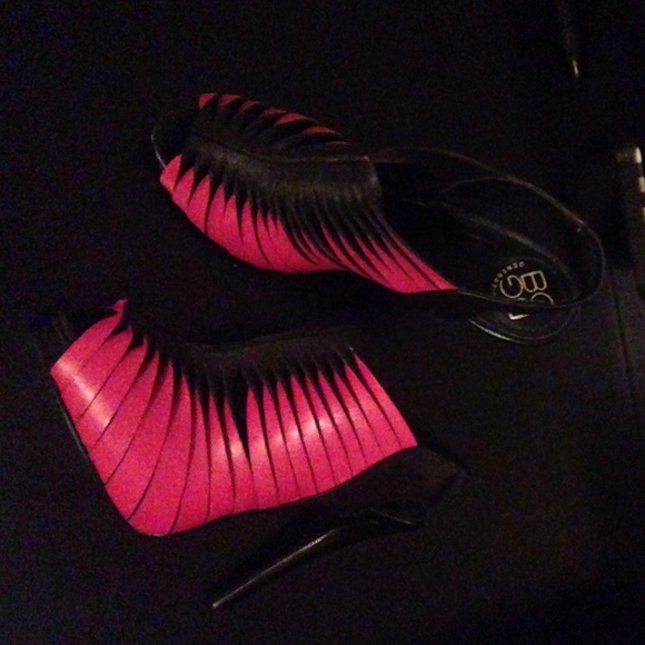 BCBG PUMPS!