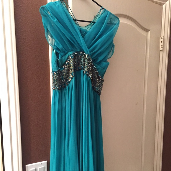 Cache dress - Picture 2 of 3