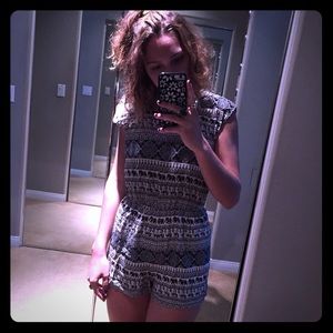 VERY CUTE BLACK AND WHITE PATTERNED ROMPER