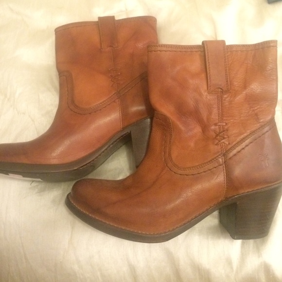 Frye short cowboy boots with heel