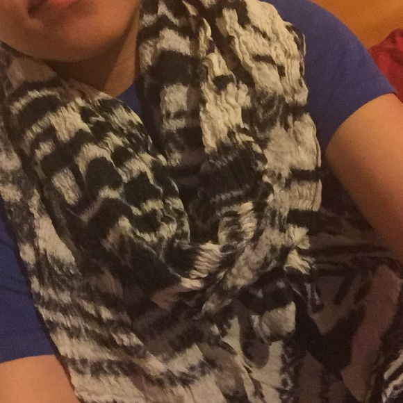 Scarf - Picture 2 of 2