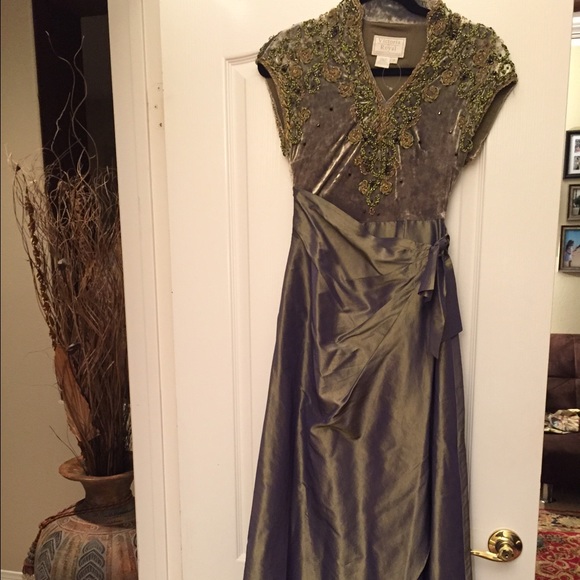 Victorian royale dress