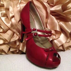 Red pumps
