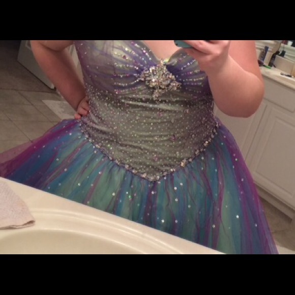Prom dress for sale! - Picture 3 of 3