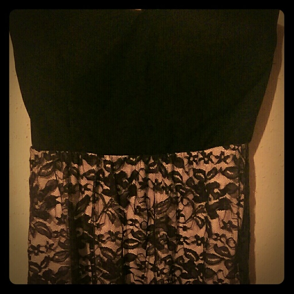 Strapless asymmetrical dress