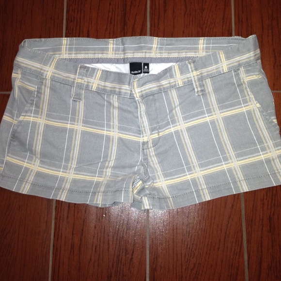 Hurley Grey Plaid Cotton Shorts!