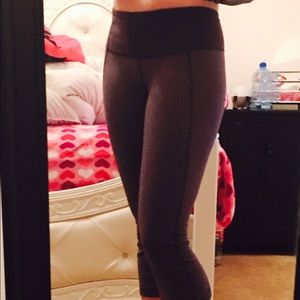 Cute dark grey  Capri workout pants