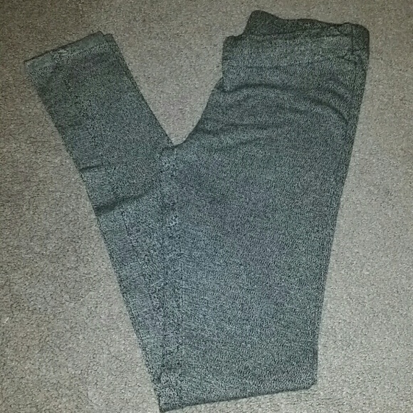 Black and white express leggings