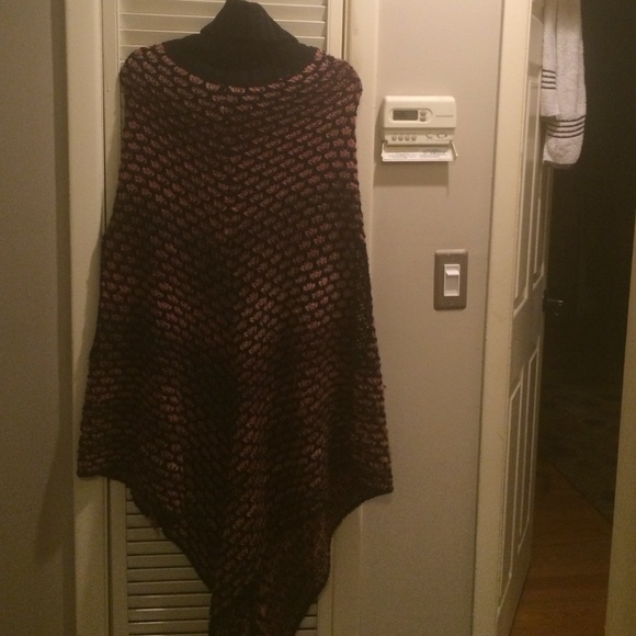 Poncho from BCBG couture pink and black - Picture 4 of 4