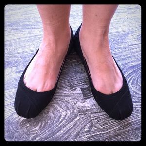 Toms Black Canvas Ballet Flats Size 7.5