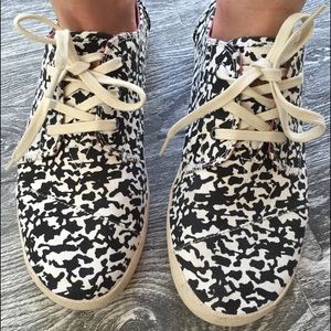 BUNDLE TOMS Black & White Paseos & Red Polka Dots