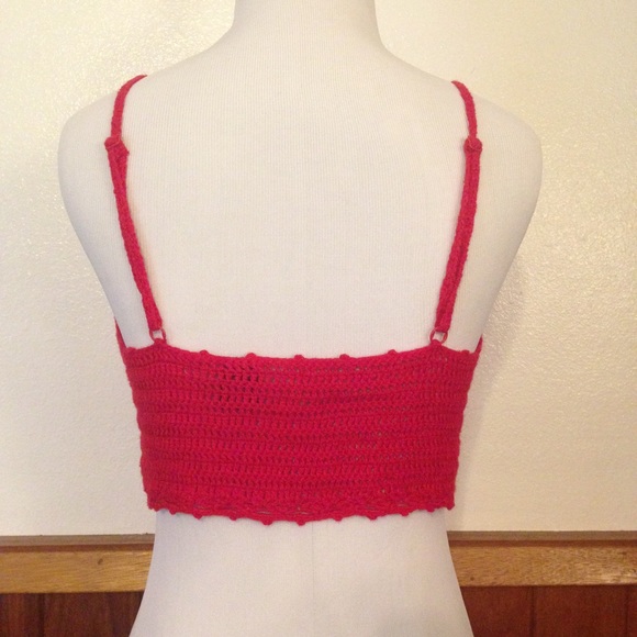 Red knit crop top - Picture 3 of 4