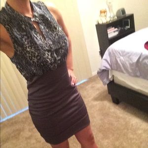 Grey/yellow formfitting dress.